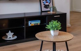 Niko'S Apartment Urban Stay